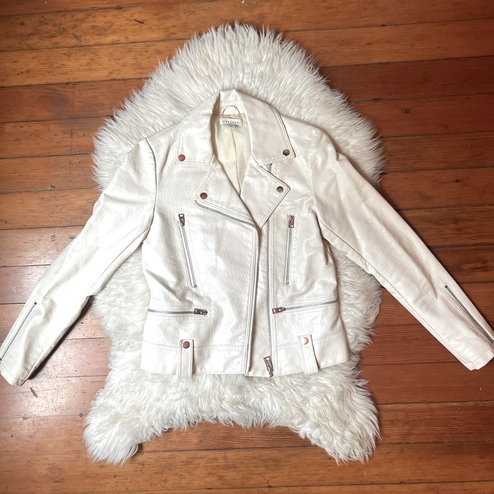 TopShop Moto White Leather Zippered Cropped Jacket
